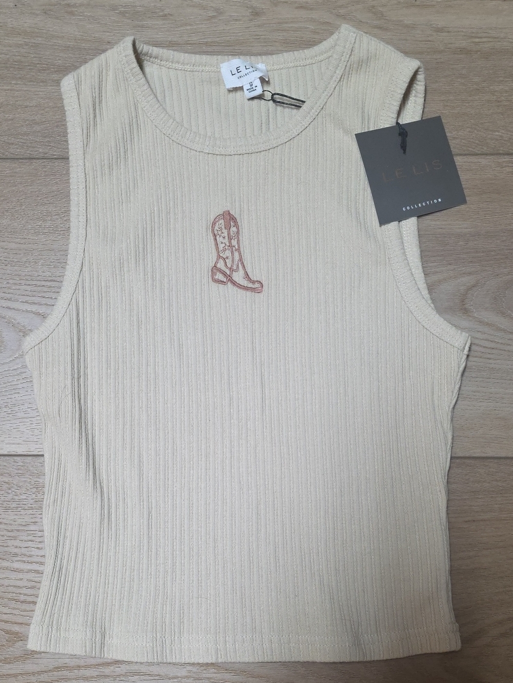 Le Lis Ribbed Cream Tank Top with Embroidered Boot